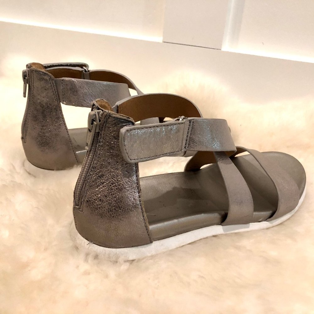 Sofft Metallic Gold Sandals - Size 7